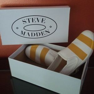 Steve Madden slip on sneaker